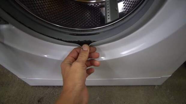 Как легко очистить стиральную машину от черной плесени