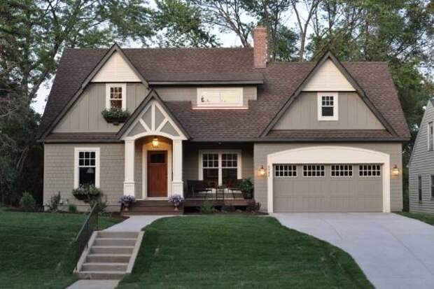 Стильное и беспроигрышное сочетание цветов дома и крыши фото Красивый фасад - сочетание цветов серого и коричневого на фото