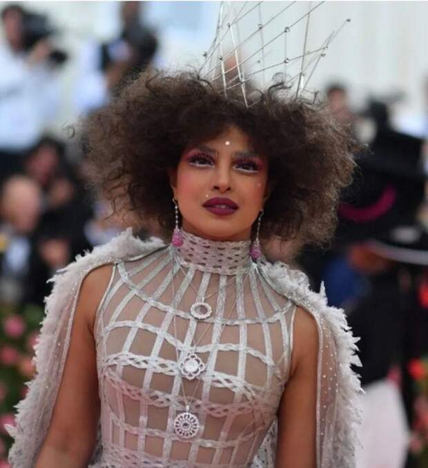 Такое увидеть можно только на Met Gala 2019: самые неординарные образы, в которых блистали звезды