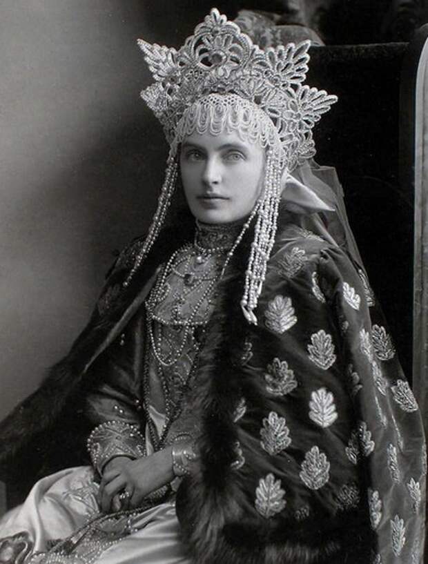 Цветные фото с бала 1903 года (подборка)