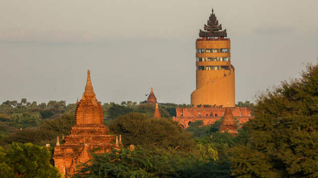 Удерживаемую в кол-центре в Мьянме россиянку избивали и морили голодом