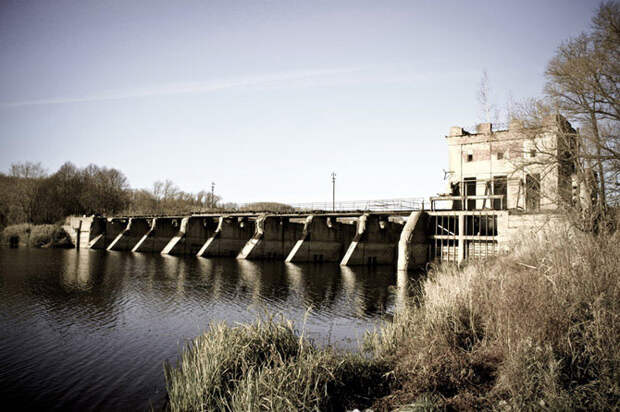 Заброшенная гидроэлектростанция