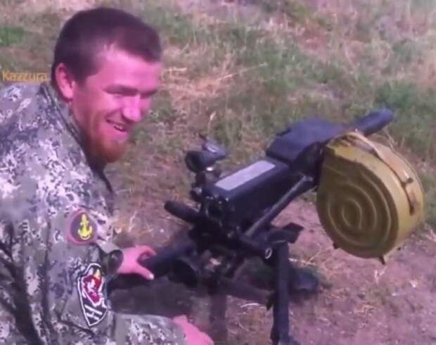 Полевой командир Моторола в шутку обстрелял своих бойцов из гранатомета