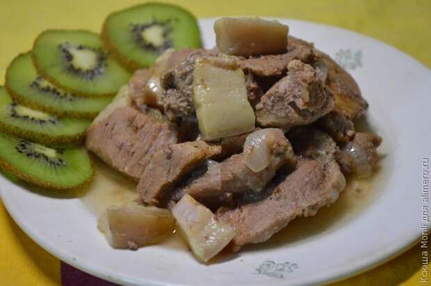 мясо с киви в мультиварке