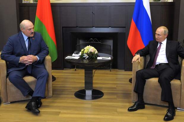 Путин принимает Лукашенко в Сочи, 28.05.21.jpg