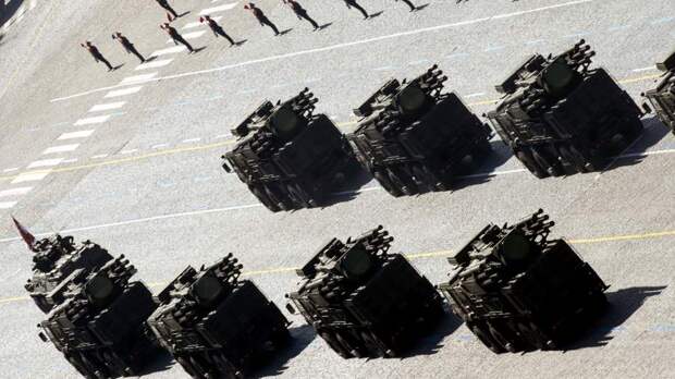 Прикрыться «Панцирем»: Шойгу анонсировал удвоение поставок ЗРК в войска