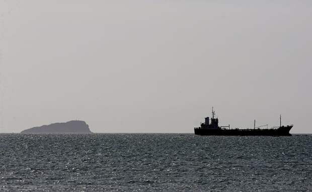 Морской бой неизбежен? Британия вслед за США переходит на тактику пиратов, охотящихся за танкерами с российской нефтью