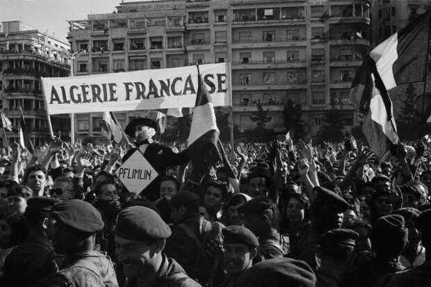 «Время парашютистов» и «Je ne regrette rien»