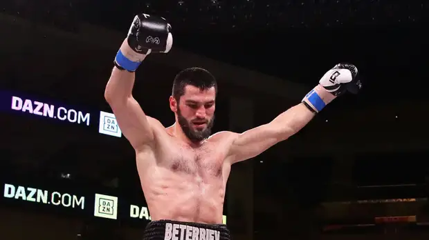 Подготовка к поединку с Ковалёвым: Бетербиев проведёт защиту титула чемпиона мира по версии IBF в бою с Каладжичем