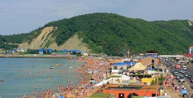 Трасса и море