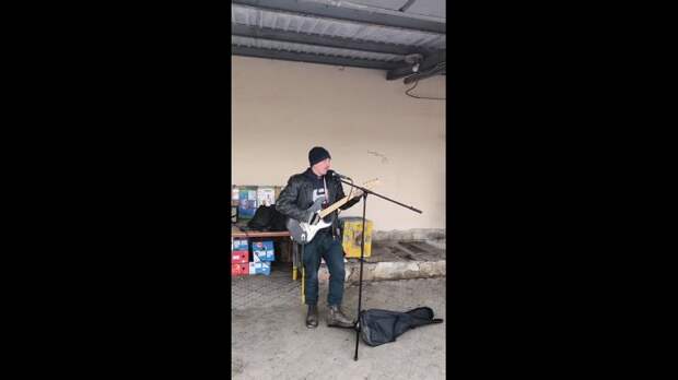 В Макеевке праздничный концерт, прям на Плеханова https://t.me/webmoney_dn/314964Video: Клип