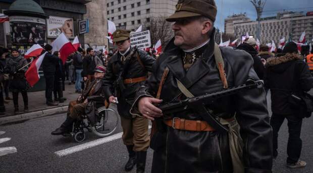 польские ряженные националисты