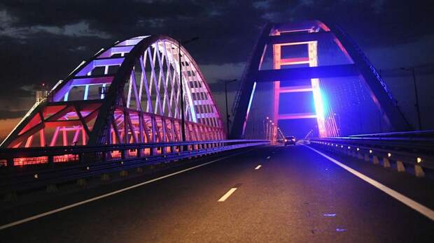 Крымский мост: обстановка в пятницу вечером