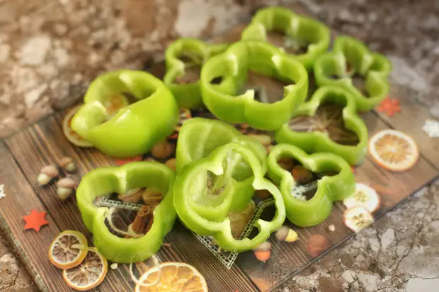 Фарширую всего 4 болгарских перца: а в результате получается целая кастрюля