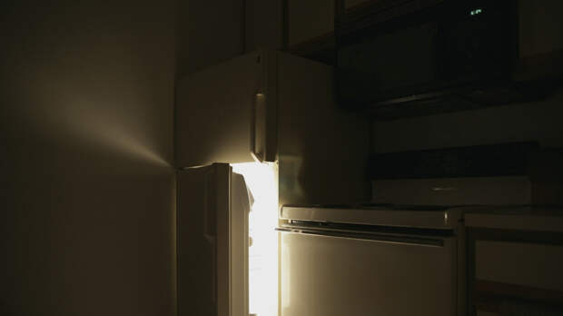 Диетолог Мухина предупредила о последствиях привычки питаться перед сном