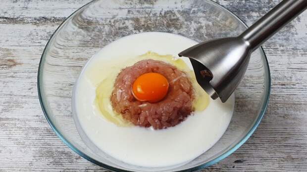 Когда мало мяса: просто смешиваю фарш с кефиром (делюсь рецептом бюджетного ужина)