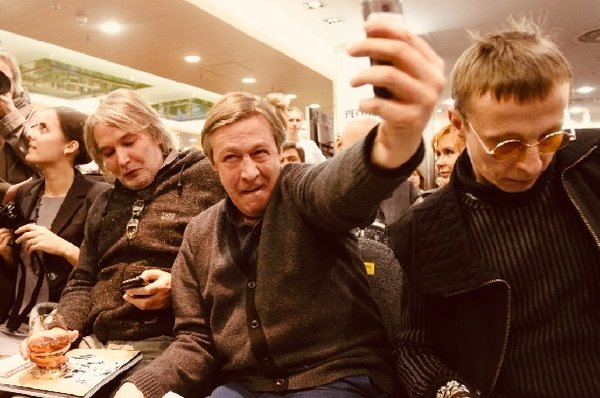 Какой пример подают современные актёры?