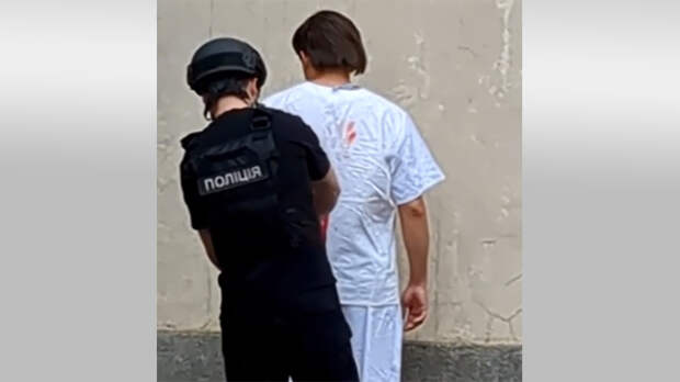 Две ракеты остановили два эшелона, "окровавленный доктор" оказался дешёвым статистом, а кавалерия новейшего времени снова в седле – об этих и других событиях в зоне СВО читайте в обзоре Царьграда.-5