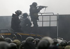 Власти Казахстана заявили о работе снайперов на стороне протестующих
