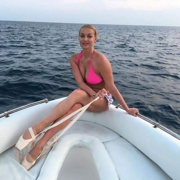 Анастасия Волочкова на отдыхе