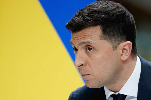 https://img.gazeta.ru/files3/568/13600568/upload-2021-05-20T100157Z_177477754_RC2LJN9XLZUZ_RTRMADP_3_UKRAINE-PRESIDENT-pic_32ratio_900x600-900x600-93351.jpg