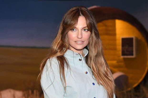 «Ты — не праздник. Ты — причина календарей»: 42-летняя Саша Савельева воссоединилась с Кириллом Сафоновым