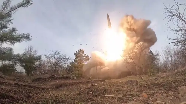 Минобороны показало работу расчёта ракетного комплекса «Искандер»