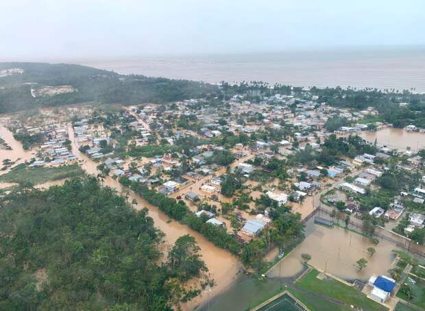 Ураган оставил сотни тысяч жителей Пуэрто-Рико без света, воды и еды
