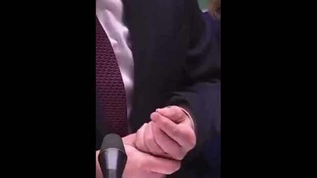 У Стармера тряслись руки во время допроса по делу Эпштейна. https://t.me/webmoney_dn/313145Video: Клип