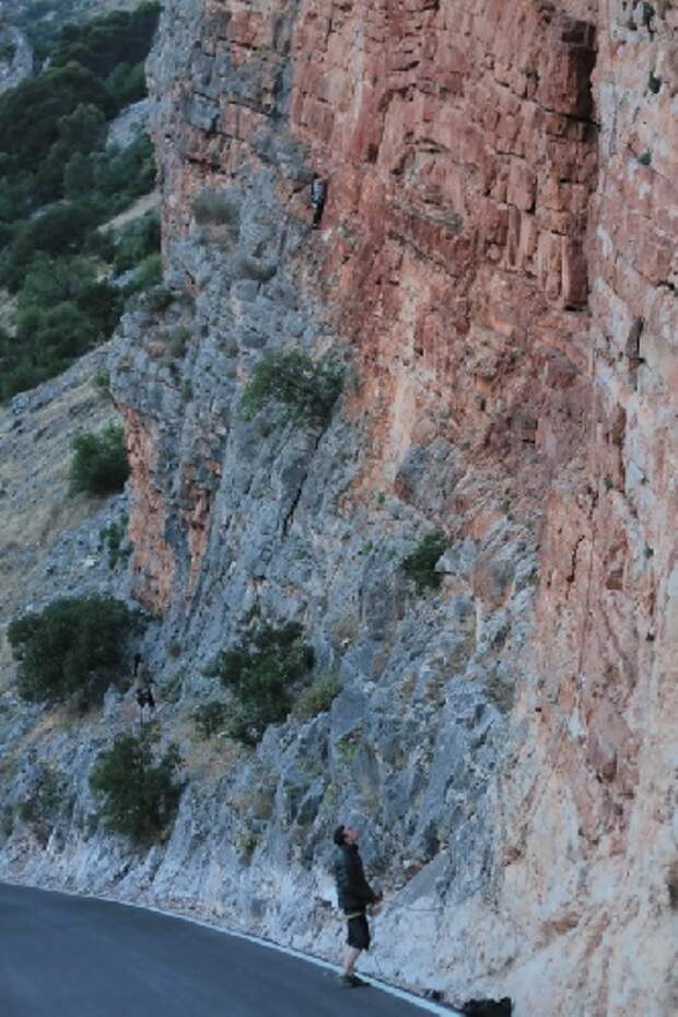 Salto de la cabra: Javi страхует Manolo Salto de la cabra: Javi страхует Manolo