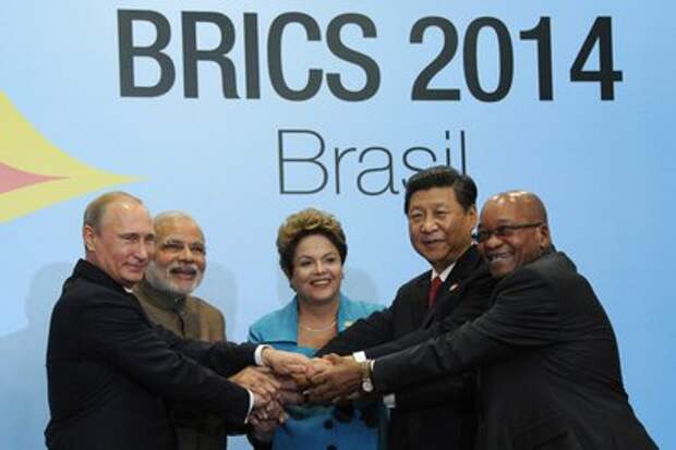 Участники саммита БРИКС: Владимир Путин, Премьер-министр Индии Нарендра Моди, Президент Бразилии Дилма Роуссефф, Председатель Китайской Народной Республики Си Цзиньпин и Президент ЮАР Джейкоб Зума.
