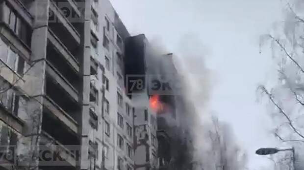Жителей дома на Жени Егоровой эвакуировали из-за пожара — видео