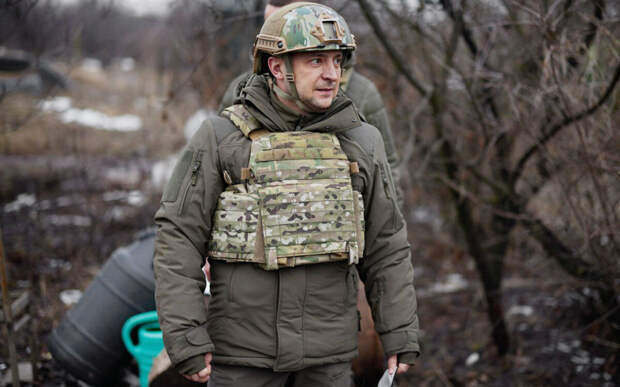 Зеленский на Донбассе поднимает военный дух