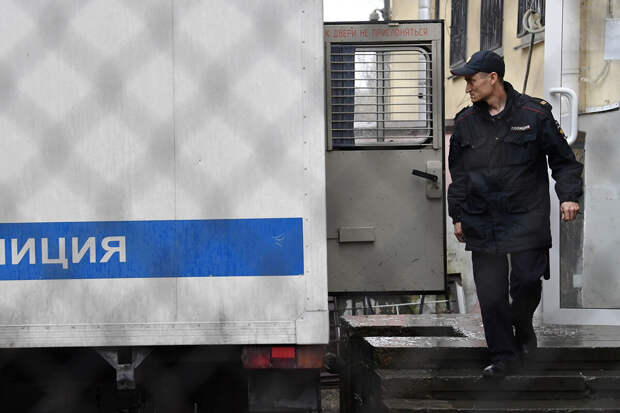 Экс-замглавы управления ГСУ СК России Избенко осудили на 10 лет за растрату