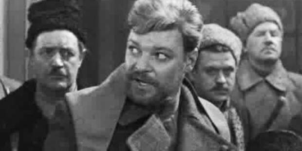 Репертуар советских кинотеатров в «ноябрьские праздники» Репертуар советских кинотеатров в «ноябрьские праздники»