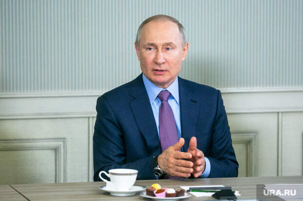 Владимир Путин на заводе 