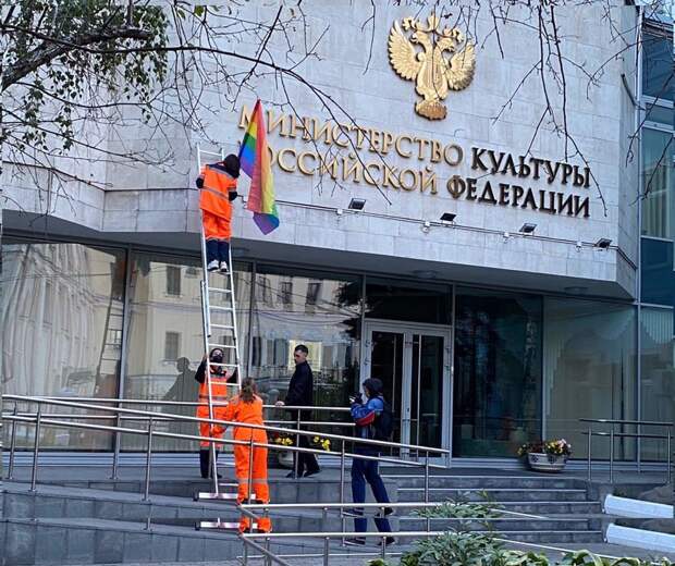 Pussy Riot: невротичек феминисток остается только пожалеть