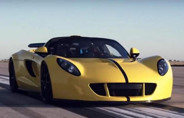 Автомобиль Hennessey Venom GT.