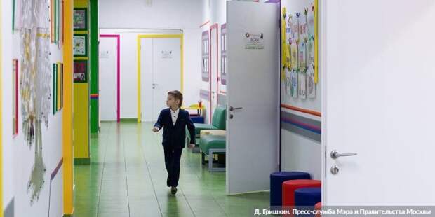 Собянин увеличил нормативы финансирования школ и детских садов. Фото: Д. Гришкин mos.ru