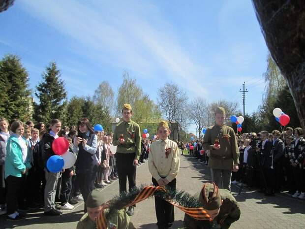 Встреча молодёжи с ветеранами в нашем посёлке Встреча молодёжи с ветеранами в нашем посёлке