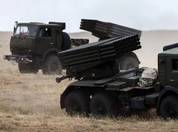 Здравствуйте. О том что нам нужен свой собственный, российский аналог HIMARS стали говорить уже довольно давно.-3