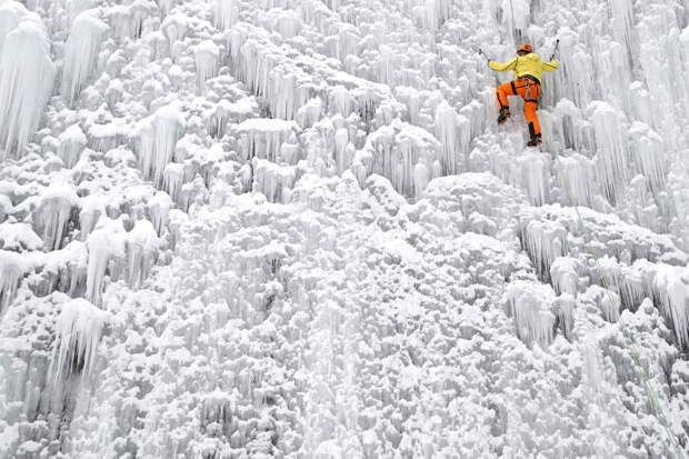 APTOPIX Czech Republic Ice Wall