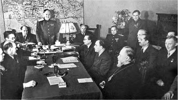 Заседание Всеславянского комитета. Фото © iknigi.net