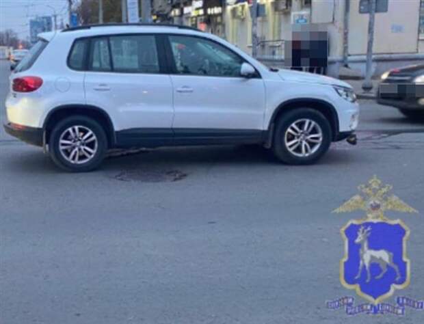 В Самаре попавшая в ДТП машина вылетела на тротуар и сбила двух пешеходов