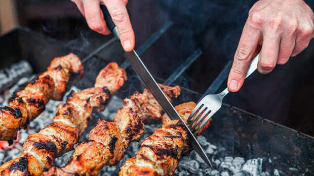 Сочный и нежный шашлык: одна хитрость перед жаркой, о которой молчат мясники