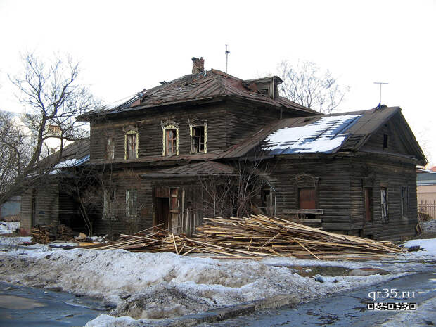 Почем в Вологде продают дворянский особняк с мезонином