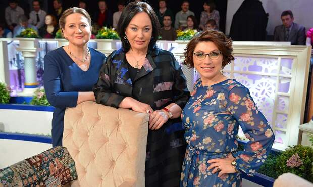 Со-ведущие программы "Давай поженимся" - Тамара Глоба, Лариса Гузеева и Роза Сябитова (слева - направо).