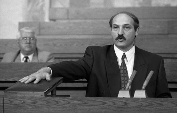 Лукашенко становится президентом в 1994 году