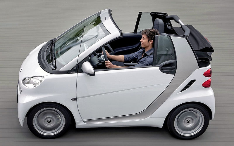 Smart Fortwo Cabrio — самый доступный по цене кабриолет на российском рынке. Smart Fortwo Cabrio