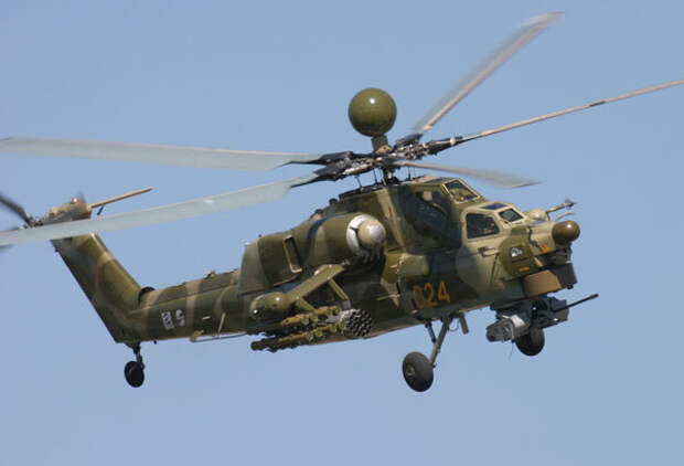 Российский ударный вертолет МИ-28Н  или «Ночной охотник» не только «видит» врага с расстояния 35 км даже в темноте, но и несется к нему с максимальной скоростью 300 км/час. В крейсерской скорости он соперничает с американским AH-64D Apache: 265-270 км/час.